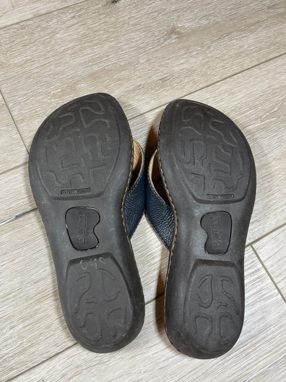 Born Blue Leather Toe-Post Sandals with Tan Footbed size 7 - Picture 6 of 6